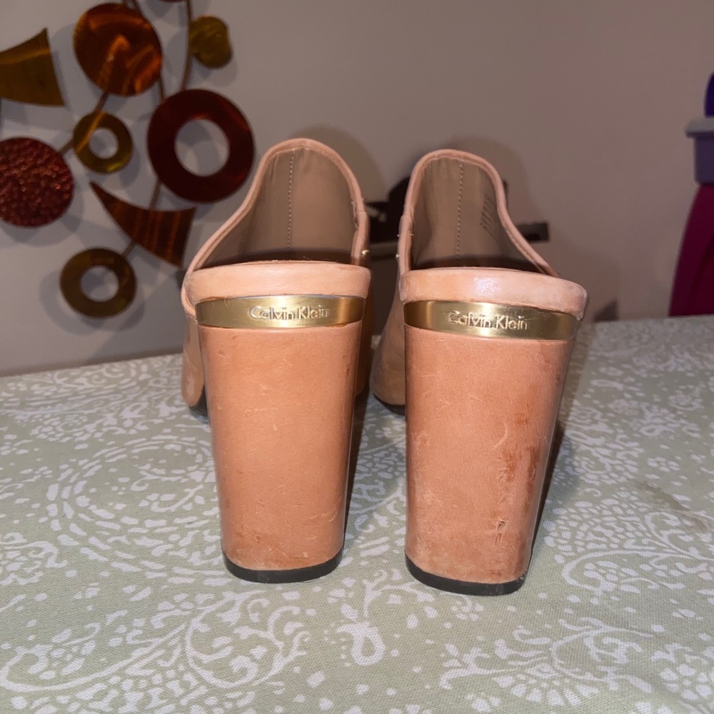 tan clogs - Picture 3 of 3